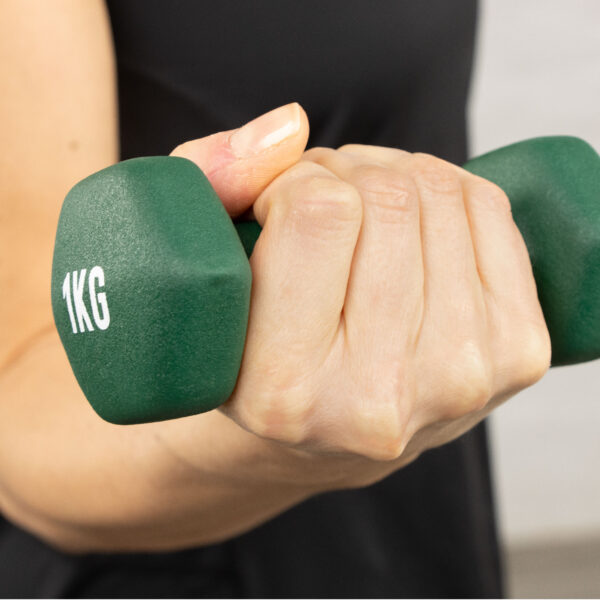 1kg dumbbell in the hand