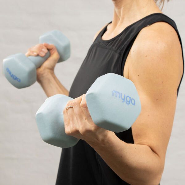 Bicep curls with 5kg pair