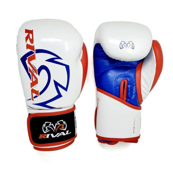 Rival RB7 - Boxing Gloves. In this image you can clearly see the Ergo Strap