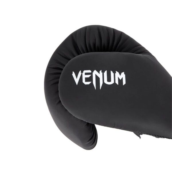 A close up of the thumb panel on the Venum Contender 1.5 Boxing Gloves