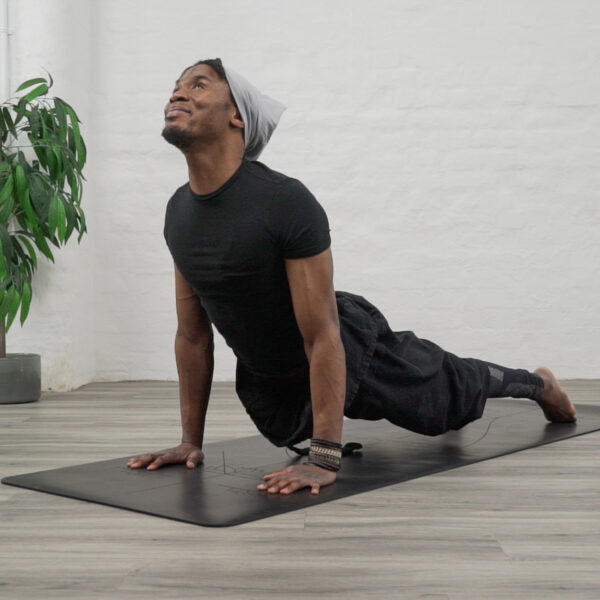 Black Alignment Mat from Myga. Lifestyle shot